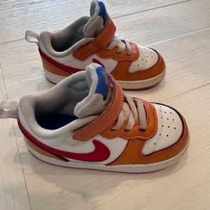 Size 8 Nike toddler boys shoes